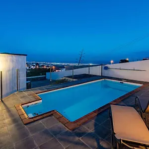https://casa-mira.puertodelcarmen-hotels.org